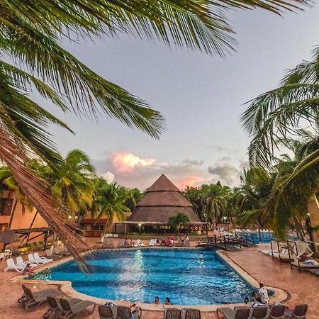 Reef Yucatan All Inclusive & Convention Center Мерида Екстериор снимка