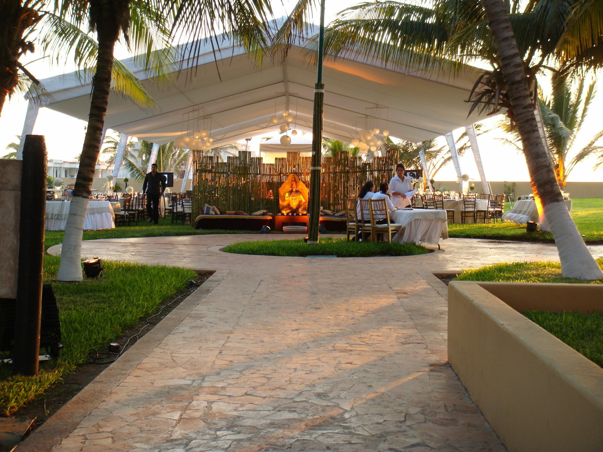 Reef Yucatan All Inclusive & Convention Center Мерида Екстериор снимка