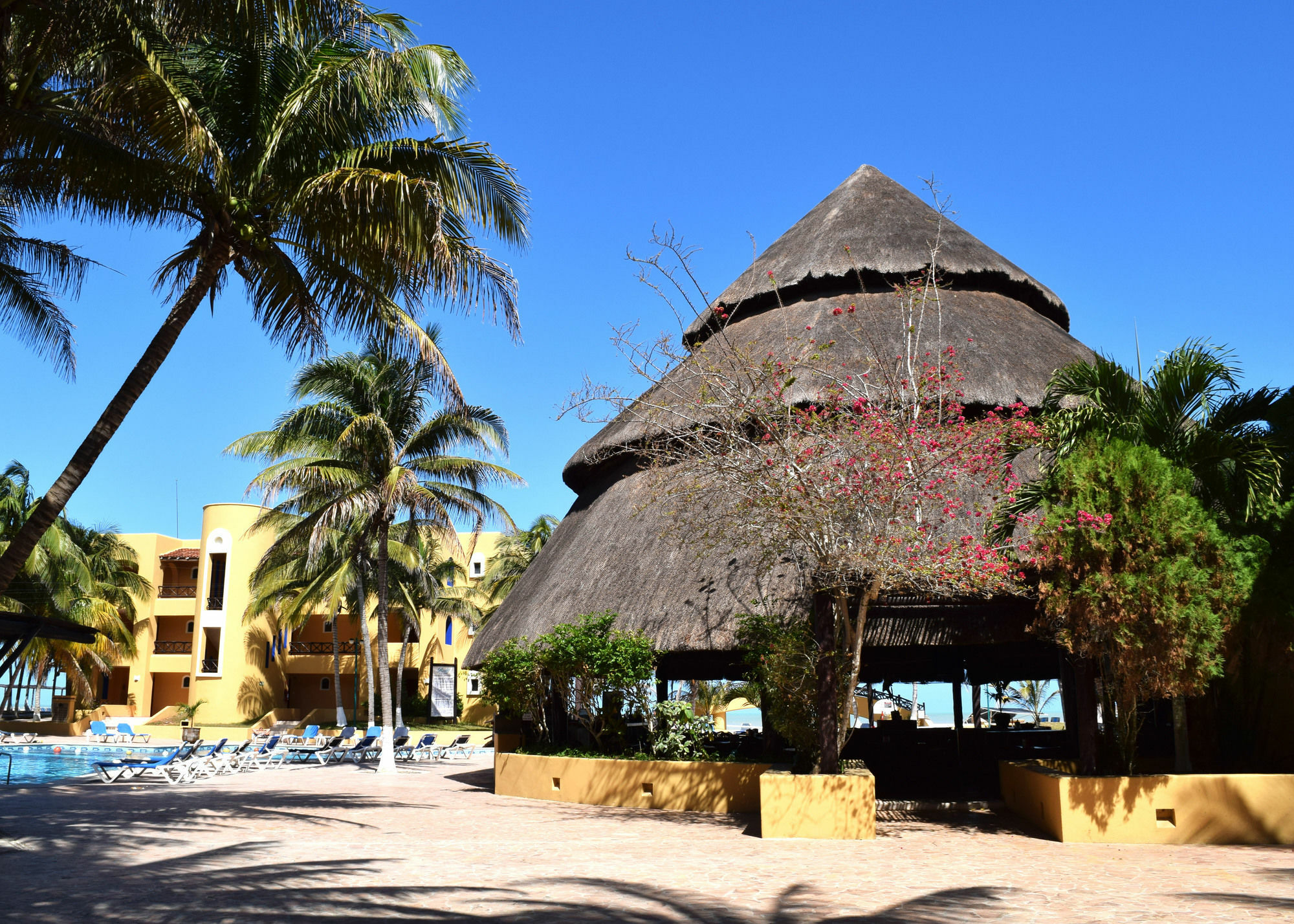 Reef Yucatan All Inclusive & Convention Center Мерида Екстериор снимка